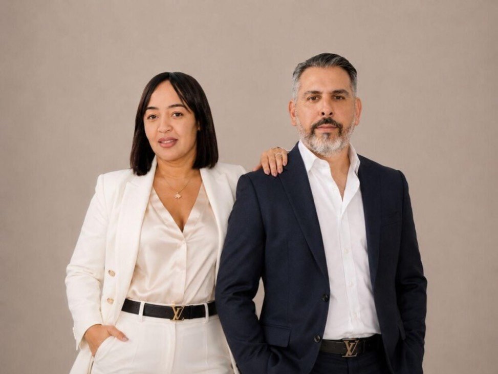 DOMIWINDOWS GROUP SRL — Construcción e Inmobiliaria in Verón