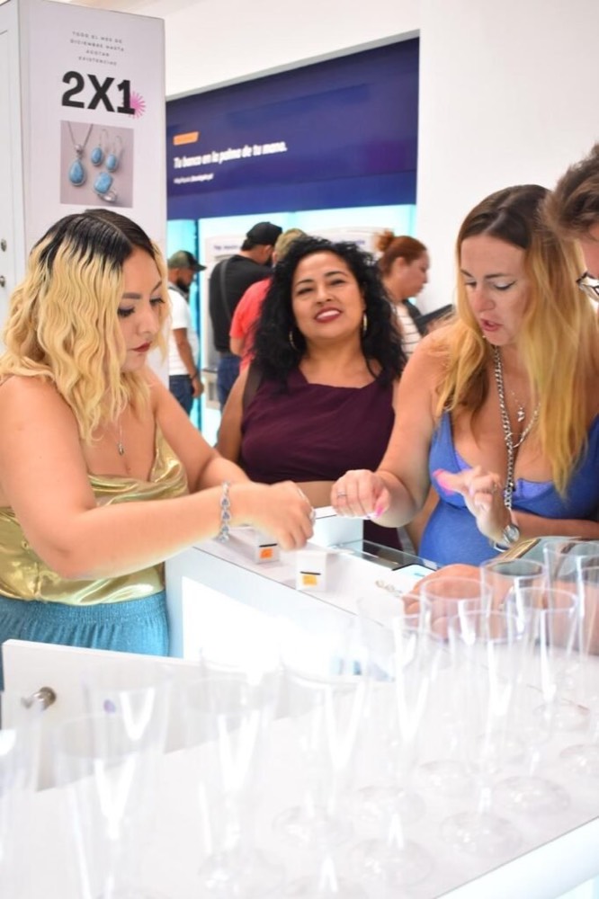ADY OROPEZA — Comercio y Tiendas en Punta Cana