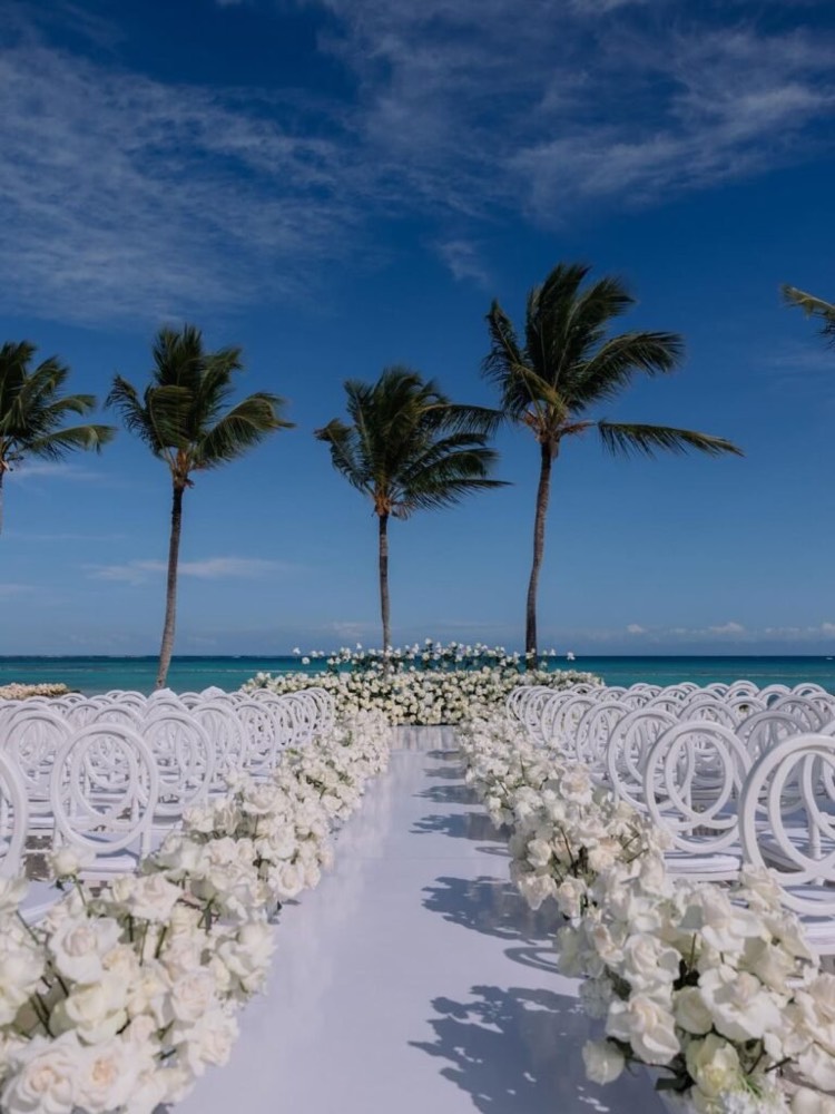 CR Flowers Events Company — Servicios Profesionales y Empresariales en Bávaro