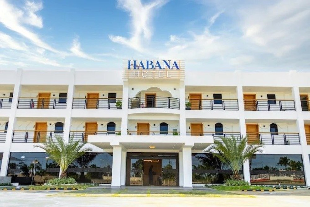 Habana Hotels & Restaurante — Turismo y Entretenimiento en Higüey